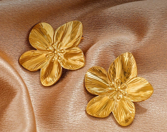 Auro Earrings Gold