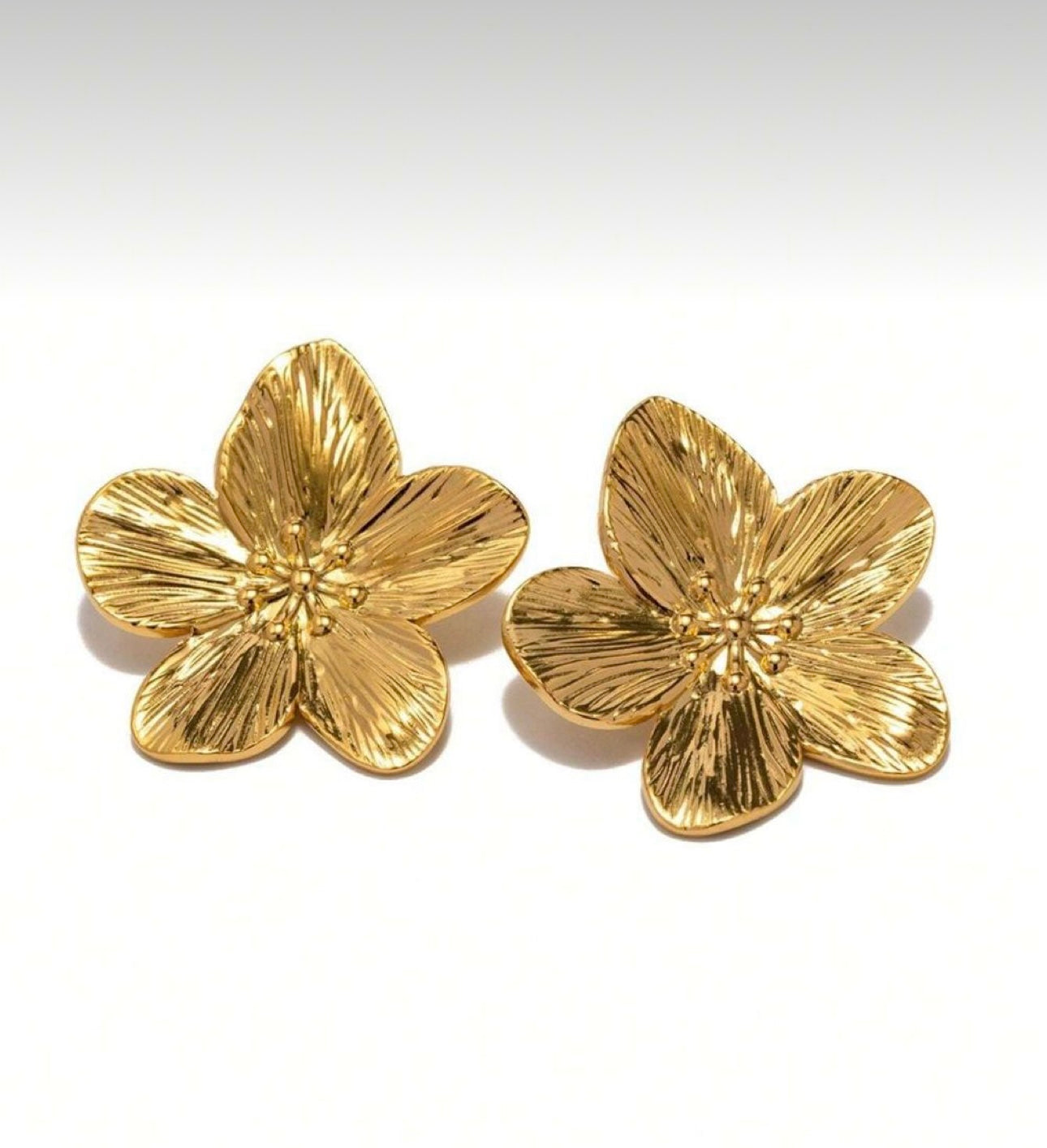 Auro Earrings Gold